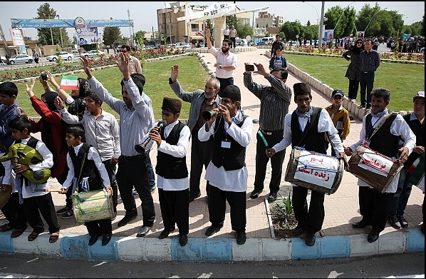 استقبال بومی های کرمان از رئیس جمهور/ عکس