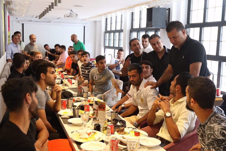 ضیافت ناهار علی دایی برای سایپایی‌ها + تصاویر