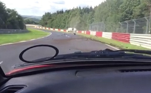 نجات معجزه آسای راننده پس از وازگون شدن+ تصاویر