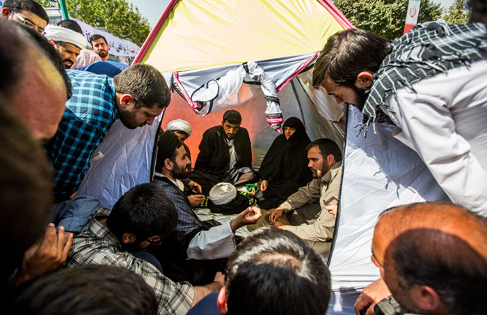 (تصاویر) تجمع بدون مجوز علیه برجام