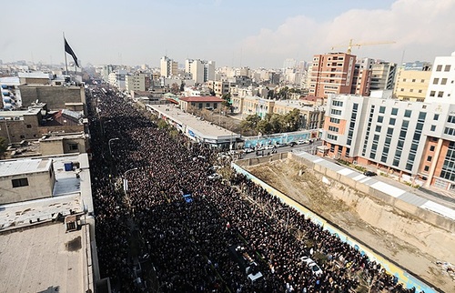 یک تشییع، سه پیام