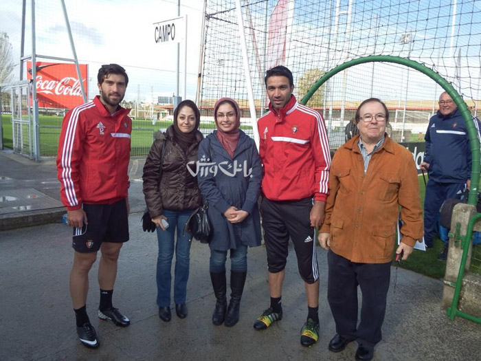 عکس یادگاری نکونام و انصاری‌فرد با دختران ایرانی در تاخونار