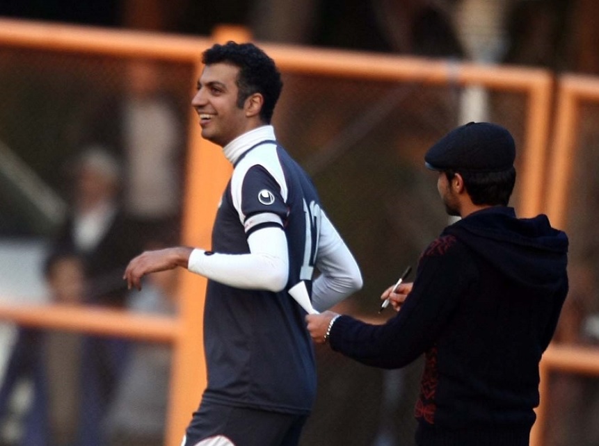 جیمی جامپ به دنبال گرفتن امضا از فردوسی‌پور!