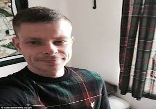 دستگیر شدن به اتهام اشتباه گرفتن در خروج اضطراری هواپیما با در دستشویی! + تصاویر