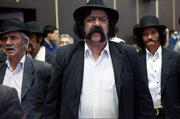 (تصاویر) حضور کلاه مخملی‌ها در همایش اصولگرایان