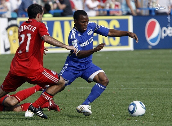 خارجی ها در برابر استقلال/مهاجم خشن، مدافع کم‌آزار