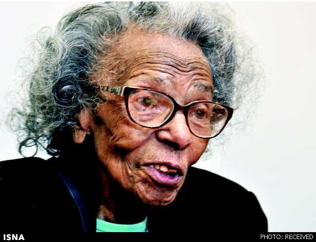 پیرزن ۹۹ ساله فارغ‌التحصیل شد!/عکس