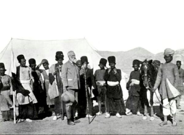 دو جاسوس مهم انگلیس در ایران را بشناسید/ مستر جیکاک؛ با سحر ادعای اجتهاد کرد و نفت را نجس اعلام نمود!