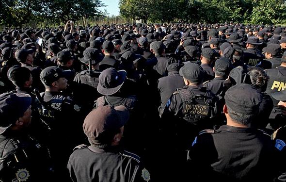 تصاویر : شورش مرگبار زندانیان در گواتمالا