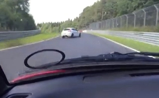 نجات معجزه آسای راننده پس از وازگون شدن+ تصاویر