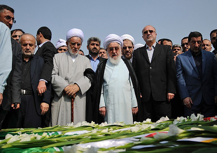 (تصاویر) خاکسپاری جانباختگان منا