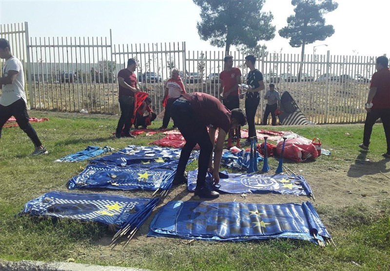 حاشیه دربی ۹۰؛ جلوگیری از ورود هواداران بدون بلیت/ درهای آزادی زودتر از موعد باز شد + تصاویر