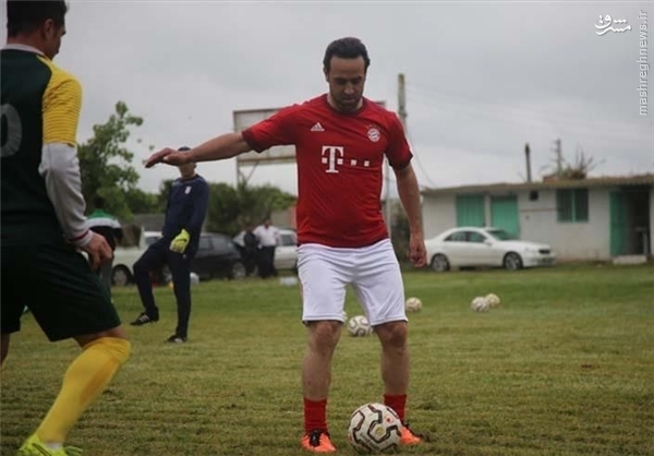 جادوگر با پیراهن بایرن مونیخ پا به توپ شد/ عکس