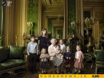 عکس یادگاری ملکه انگلستان با نوه هایش