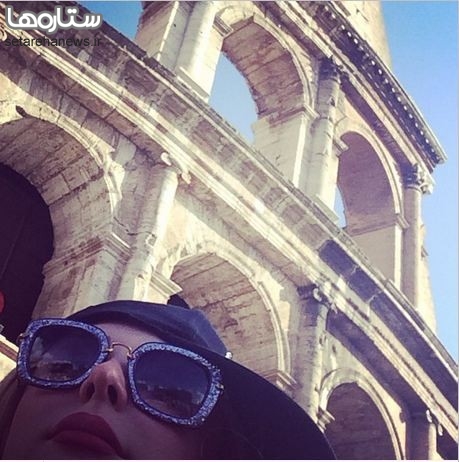 سلفی نیوشا ضیغمی در رم