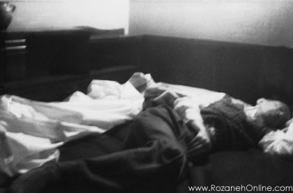 جسد صادق هدایت روی تخت/عکس