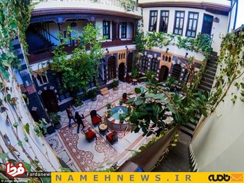 حیاط زیبای هتل دارالوالی دمشق که یکی از هتل‌های معتبر این شهر است.