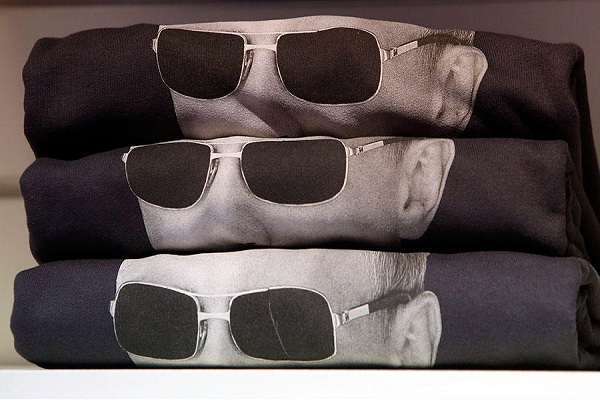 لباس با طرح ولادیمیر پوتین در یک فروشگاه مسکو/عکس