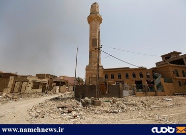 تصوری از یک مسجد که بخشی از آن ویران شده است.