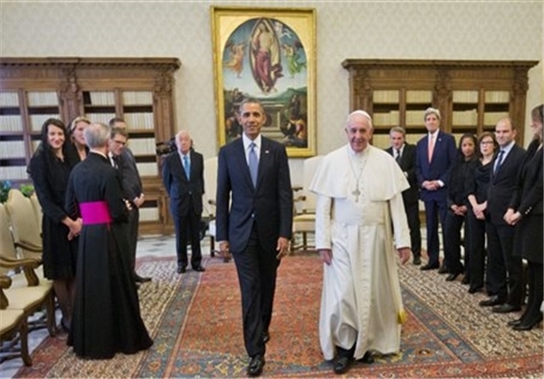 تصاویر/ شایعه نصب تابلوی حوریان برهنه در دیدار روحانی با پاپ