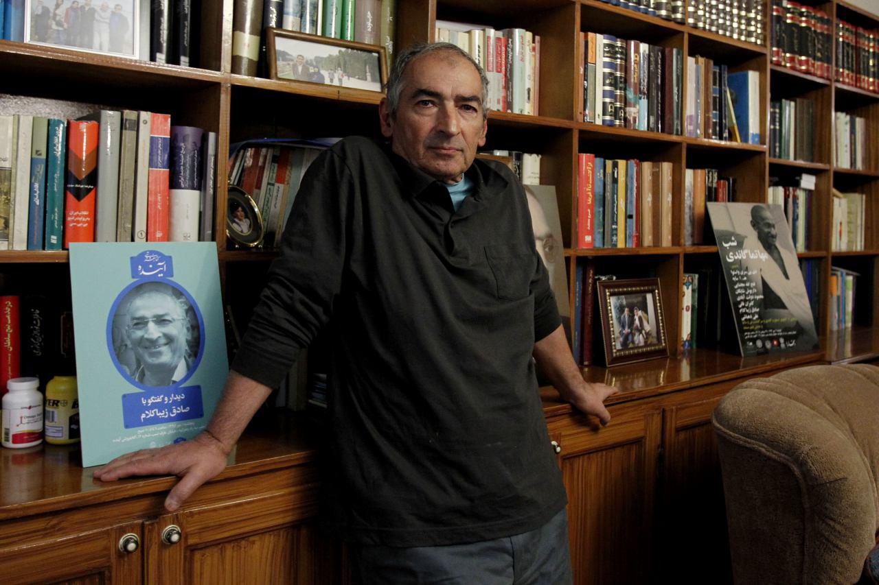 صادق زیباکلام: عبدی و حجاریان اشتباه می‌کنند، بد و خوب روحانی به پای اصلاح‌طلبان نوشته می‌شود /مردم اسباب بازی اصلاح‌طلبان نیستند/ کرباسچی بیشتر از عارف خواب را از چشمان اصولگرایان می‌رباید /روحانی مانند لاریجانی یک اصولگرا است /روحانی بهترین گزینه برای شرایط فعلی است