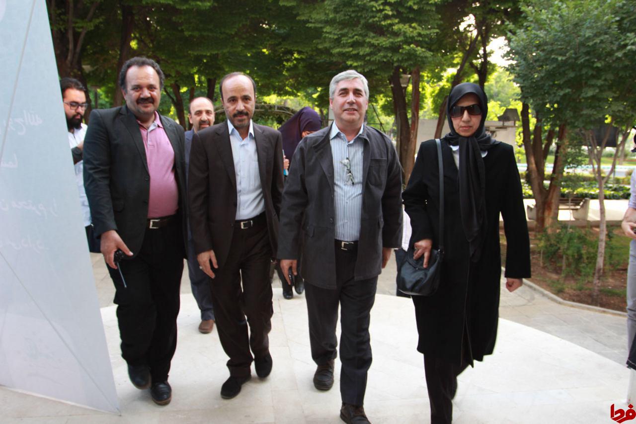 حاتمی کیا و همسرش در اصفهان/ عکس