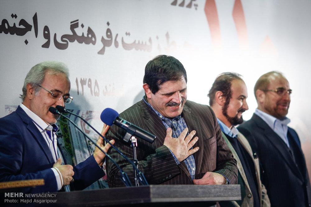 خوش و بش عباس جدیدی و مجری مشهور تلویزیون/عکس