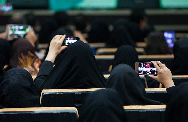 (تصاویر) حضور کلاه مخملی‌ها در همایش اصولگرایان