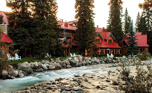 هتلی بی نظیر در میان کوهها+تصاویر