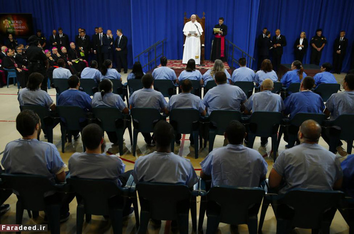 (تصاویر) پاپ فرانسیس در زندان