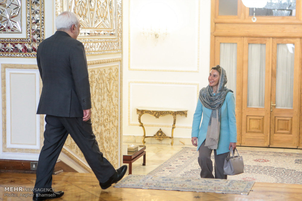 استقبال ظریف از موگرینی/عکس