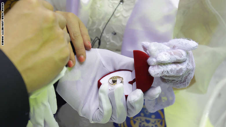 تصاویری جالب از ازدواج همزمان 3800جوان در کره‌