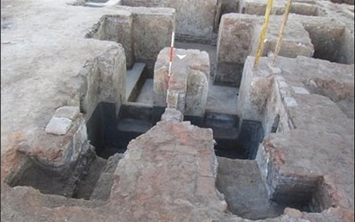 کشف یک خانه‌ی اعیانی زیر یک پارکینگ در قزوین! +عکس