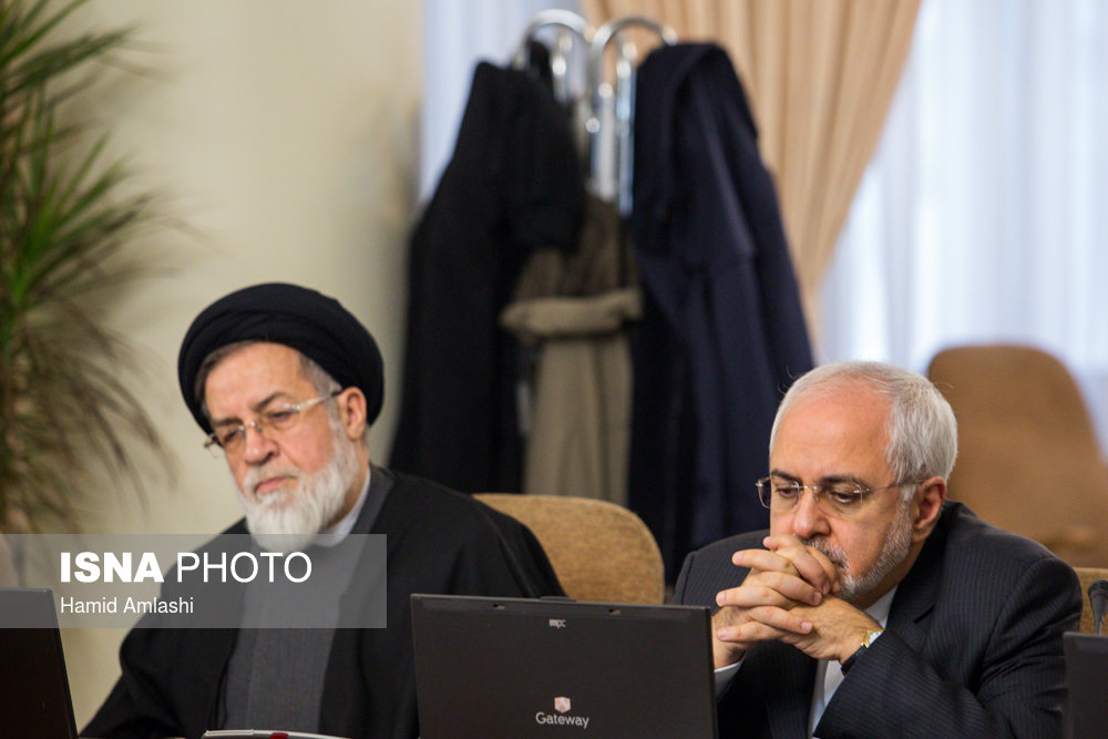 ظریف در فکر کریمی قدوسی؟!/عکس