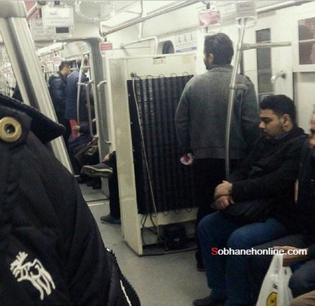 حمل یخچال با مترو/عکس