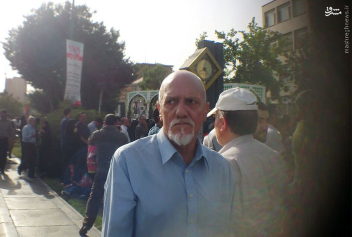 فرزند آیت الله طالقانی در مراسم تشییع شهدا/عکس