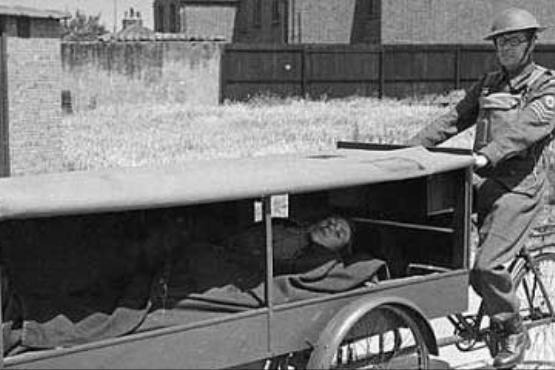 اولین آمبولانس تاریخ/ عکس