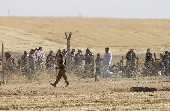 تصاویر : فرار هزاران سوری به خاک ترکیه