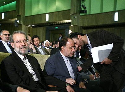 معادلات مجلس پیچیده شد ؛ آیا ممکن است فردا روز آخر ریاست علی لاریجانی باشد / فراکسیون ولایی حاضر به حمایت از لاریجانی نشد / رفت و برگشت محمد رضا عارف ؛ نسخه عجیب برای ریاست اصلاح طلب محافظه کار/ اصلاح طلبان این بار عارف را بر لاریجانی ترجیح دادند