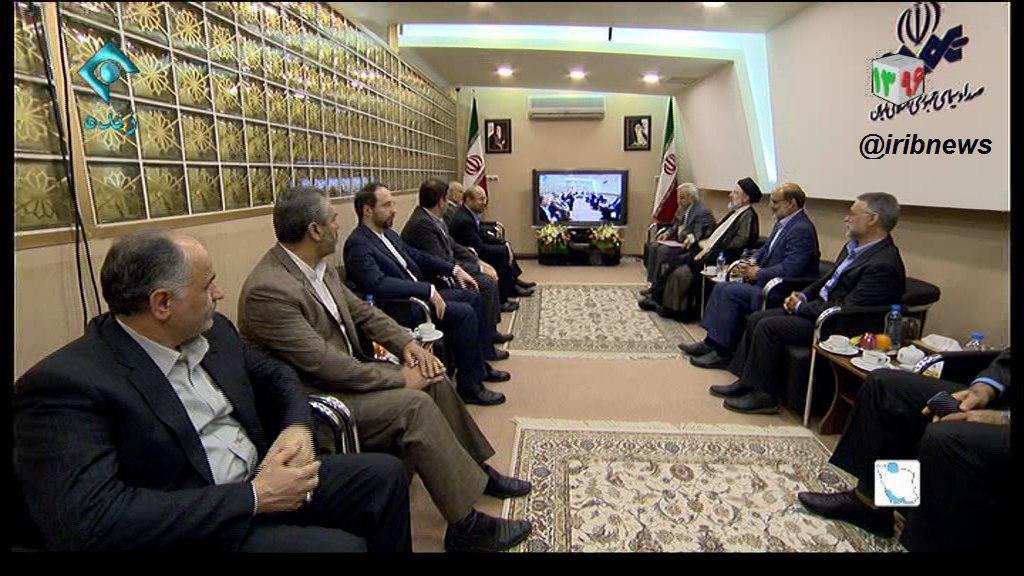 انتظار نامزدهای ریاست جمهوری برای آغاز مناظره/ عکس