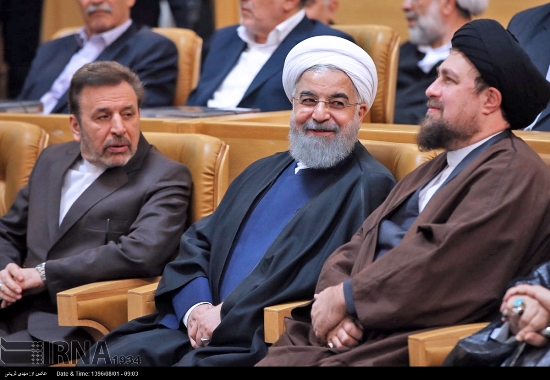 عکس/نگاه خاص و متفاوت روحانی به سیدحسن خمینی