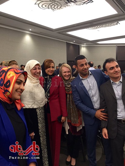 همسر ظریف در بین ایرانیان خارج از کشور/ عکس