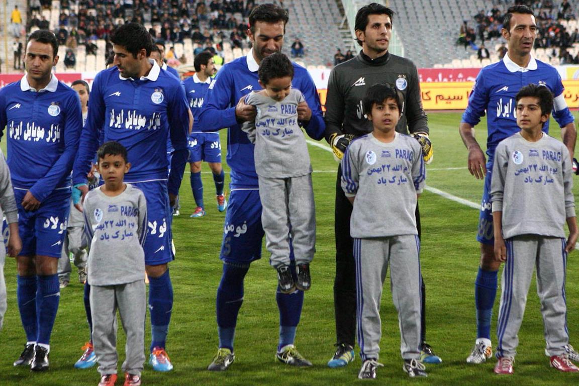 علاقه متفاوت بازیکن استقلال به کودکان + عکس