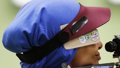 الهه احمدی که از امیدها‌ی ورزش زنان ایران برای کسب مدال در مسابقات المپیک ریو بود، نتوانست در نهایت انتظارات را برآورده سازد و مدال‌آور باشد. او که جواز حضور در فینال تیراندازی ۱۰ متر تفنگ بادی را کسب کرده بود، در رده‌بندی نهایی مکان ششم را به خود اختصاص داد. 