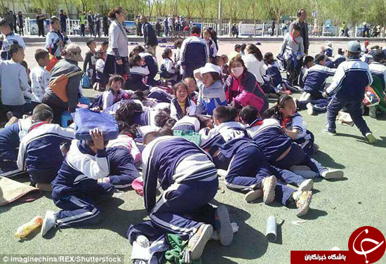 طوفان دانش‌آموزی را چندین متر به هوا برد + تصاویر