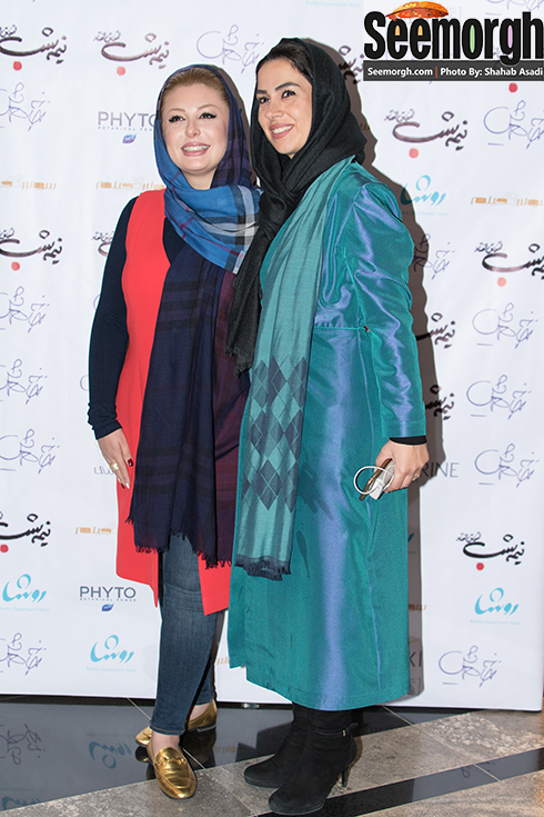 نیوشا ضیغمی در کنار تینا پاکروان در اکران خصوصی نیمه شب اتفاق افتاد