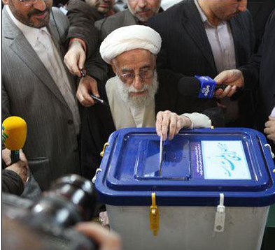 رای دادن آیت‌الله جنتی(عکس)