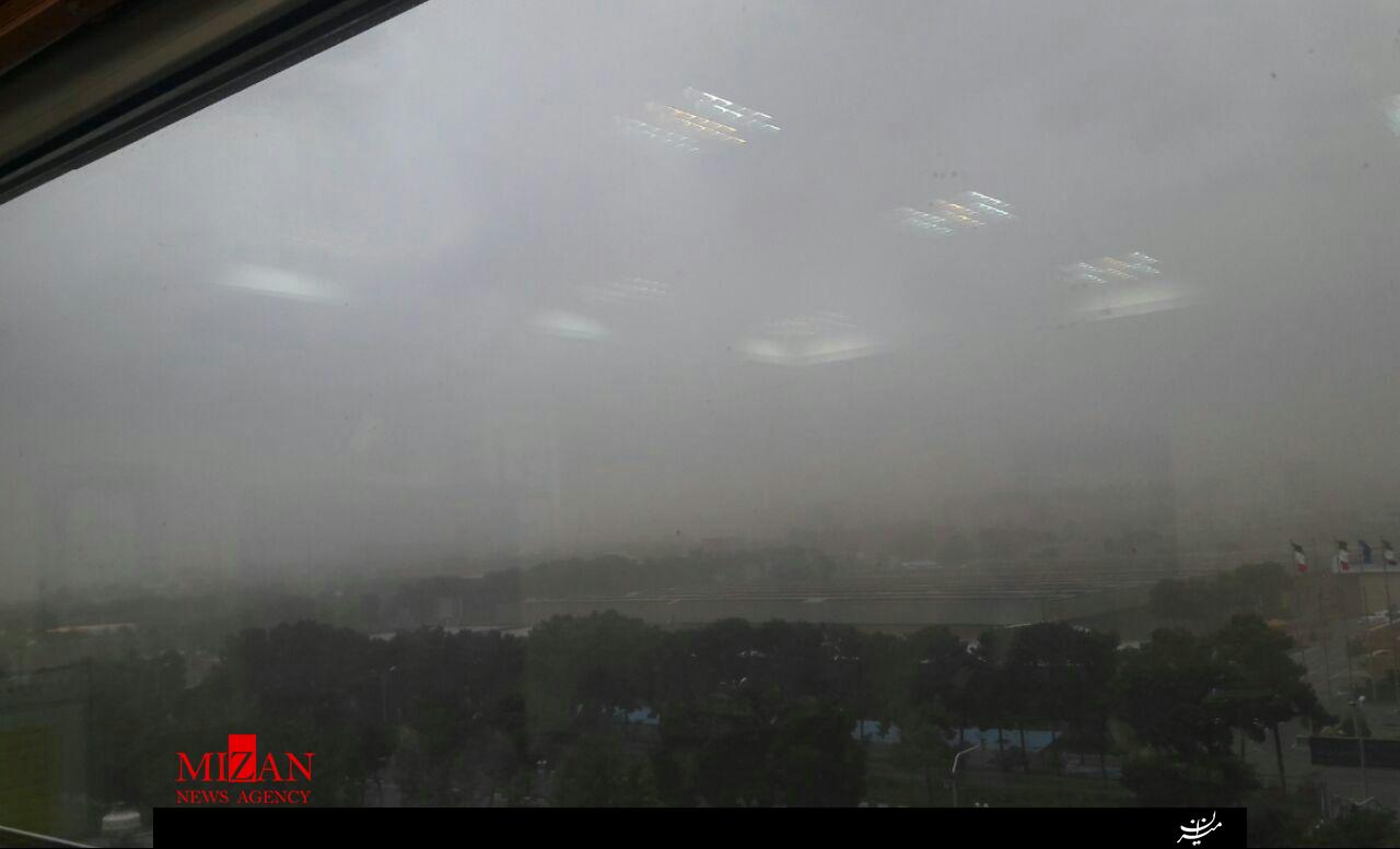 وقوع طوفان و باد شدید در تهران/ هشدار هواشناسانی برای ساکنان پایتخت