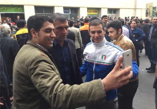 زشت ترین اتفاق در مراسم باشکوه تشییع و خاکسپاری پدر استقلال + عکس