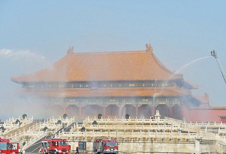 آتش نشانان جهان برای اطفای حریق از این غول‌ها استفاده می‌کنند! (+عکس)